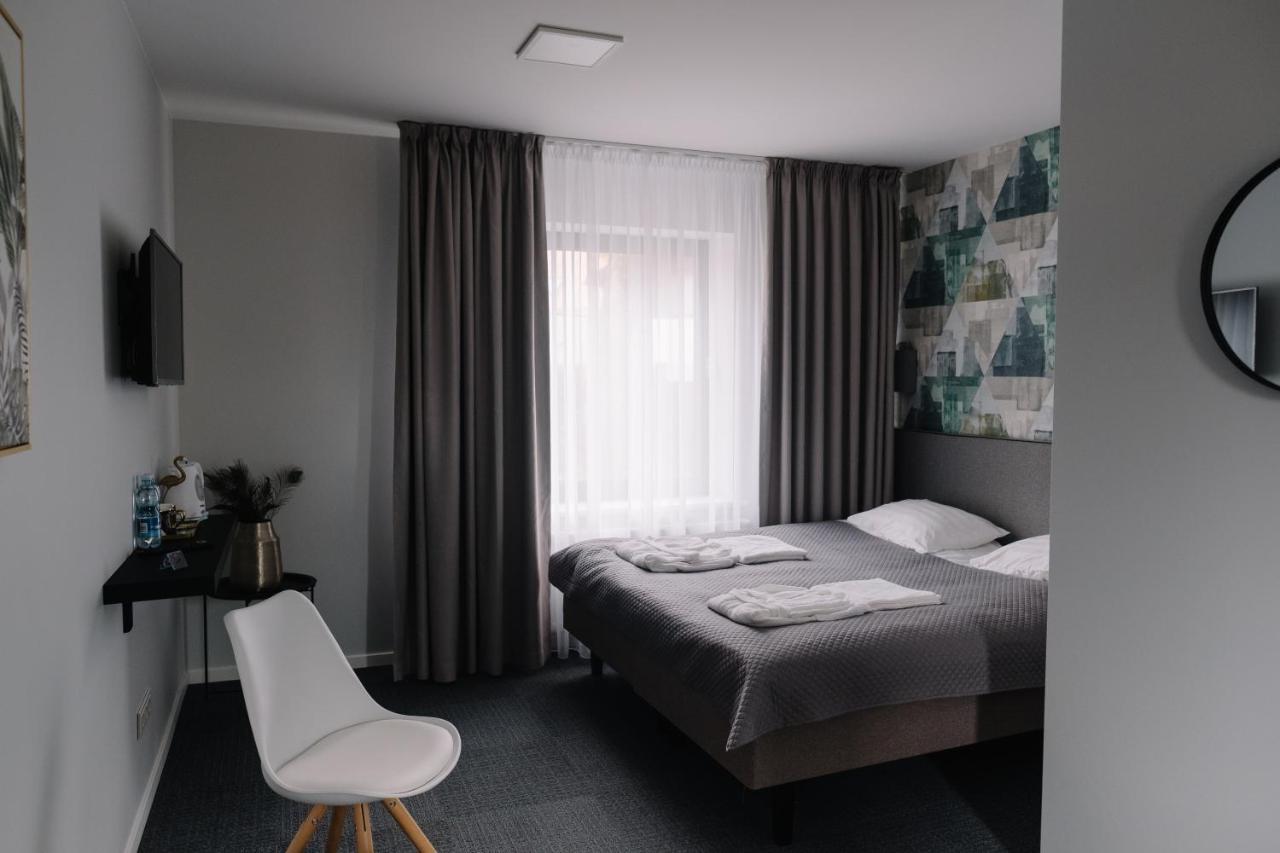 Hotel Bohema à Telšiai Extérieur photo