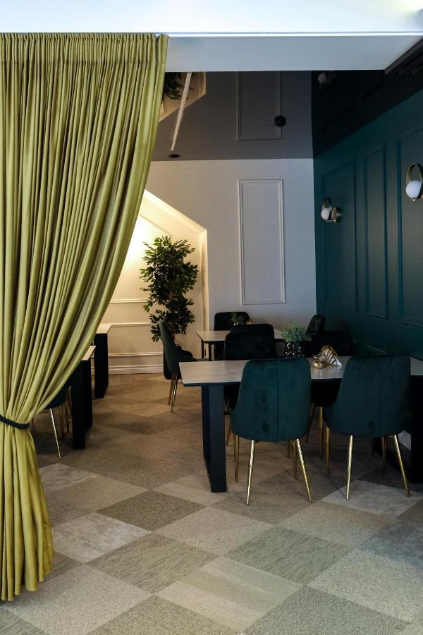 Hotel Bohema à Telšiai Extérieur photo